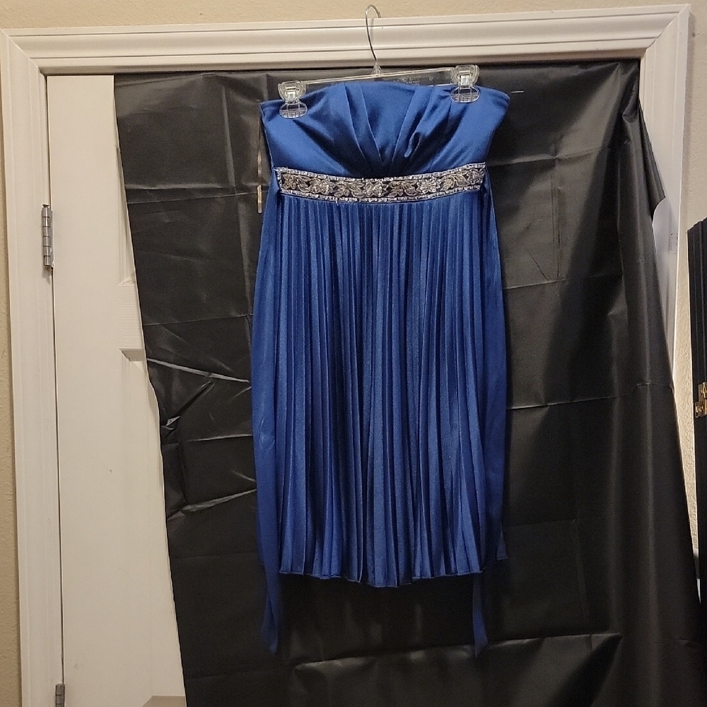 Chic Blue Strapless Dress with Silver Detail